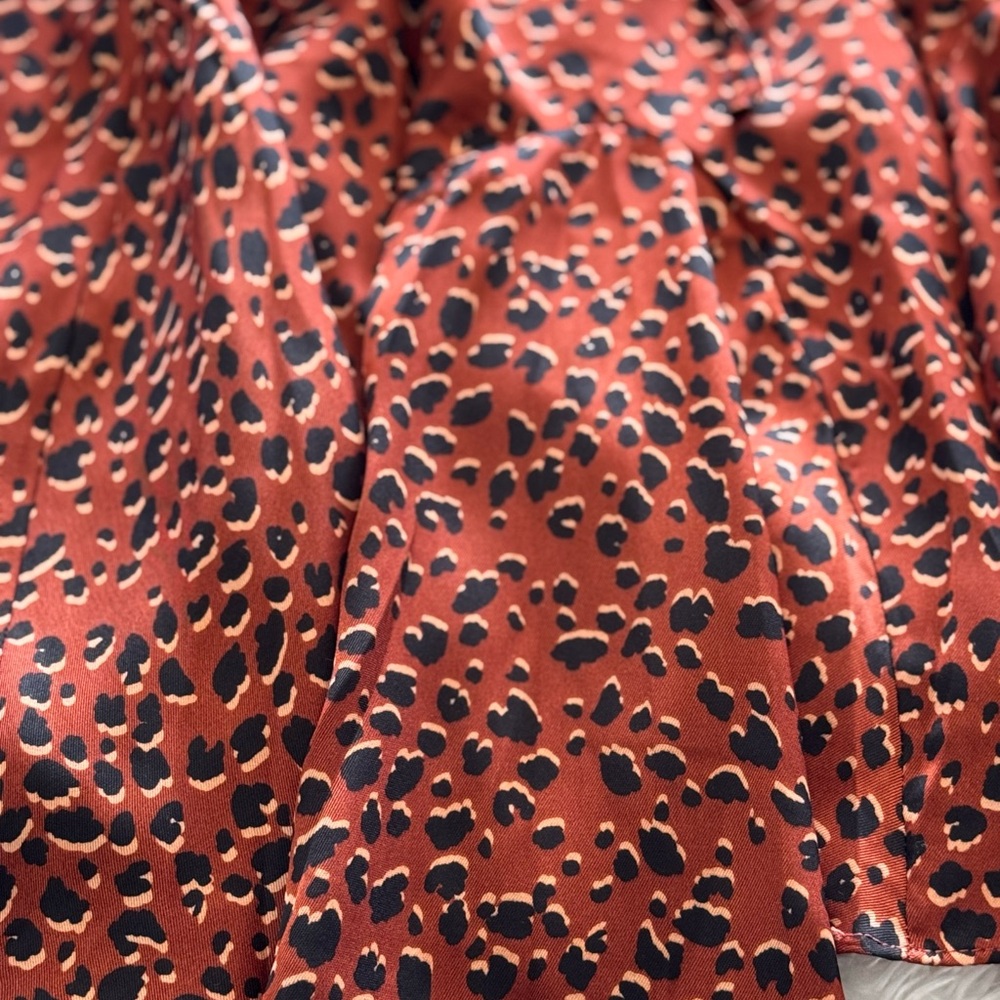 Chic Red Patterned Dress - Picture 5 of 5